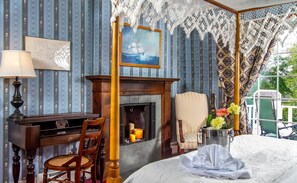 Champagne service - Queen Anne Inn (Chatham)