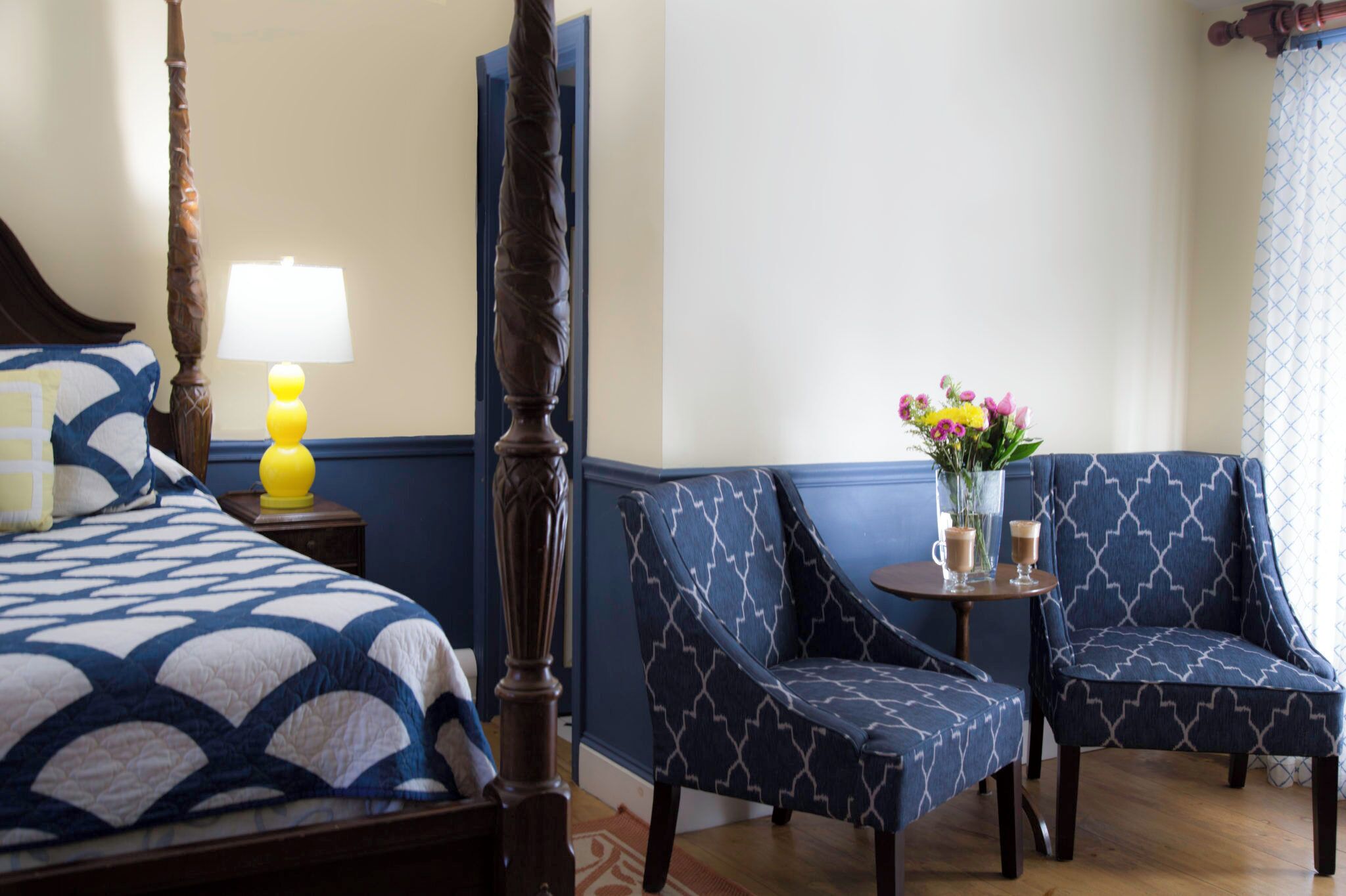 Cottage Jacuzzi King | Individually decorated, individually furnished, desk, free WiFi