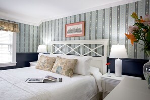 Individually decorated, individually furnished, desk, free WiFi - Queen Anne Inn (Chatham)