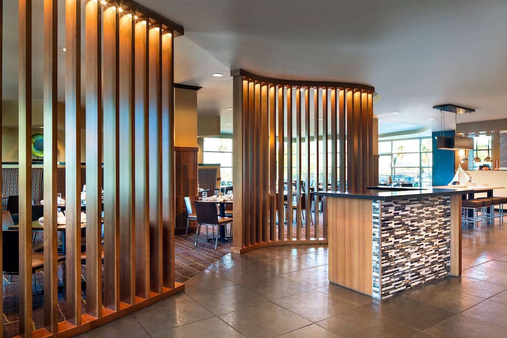 DoubleTree by Hilton San Francisco Airport North Bayfront