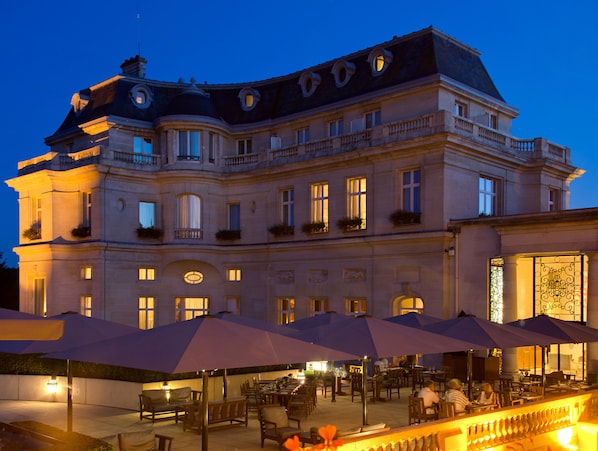 Front of property – evening/night