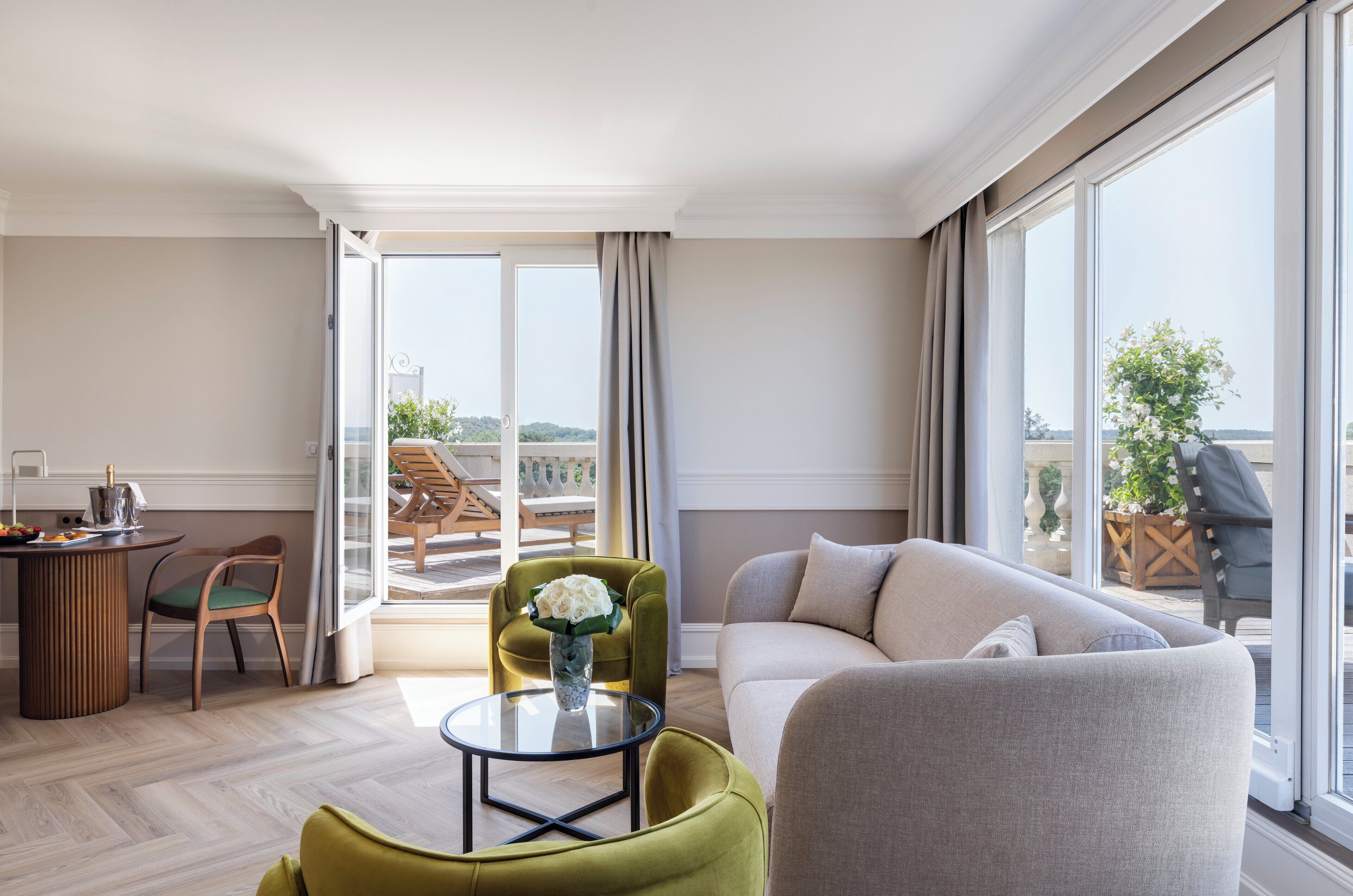 suite (prince de conde) | hypo-allergenic bedding, minibar, in-room safe, desk
