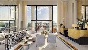 Exterior - InterContinental Chantilly Chateau Mont Royal by IHG (La Chapelle-en-Serval)