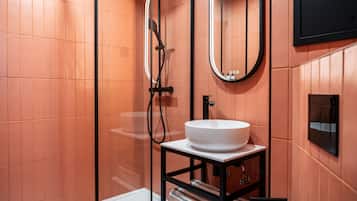 Cozy | Baño | Ducha, artículos de higiene personal gratuitos y secador de pelo