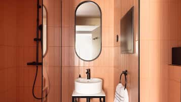 Cozy | Baño | Ducha, artículos de higiene personal gratuitos y secador de pelo