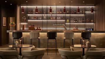 Bar (trong khuôn viên)