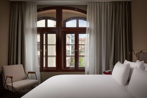 1 bedroom, premium bedding, minibar, in-room safe