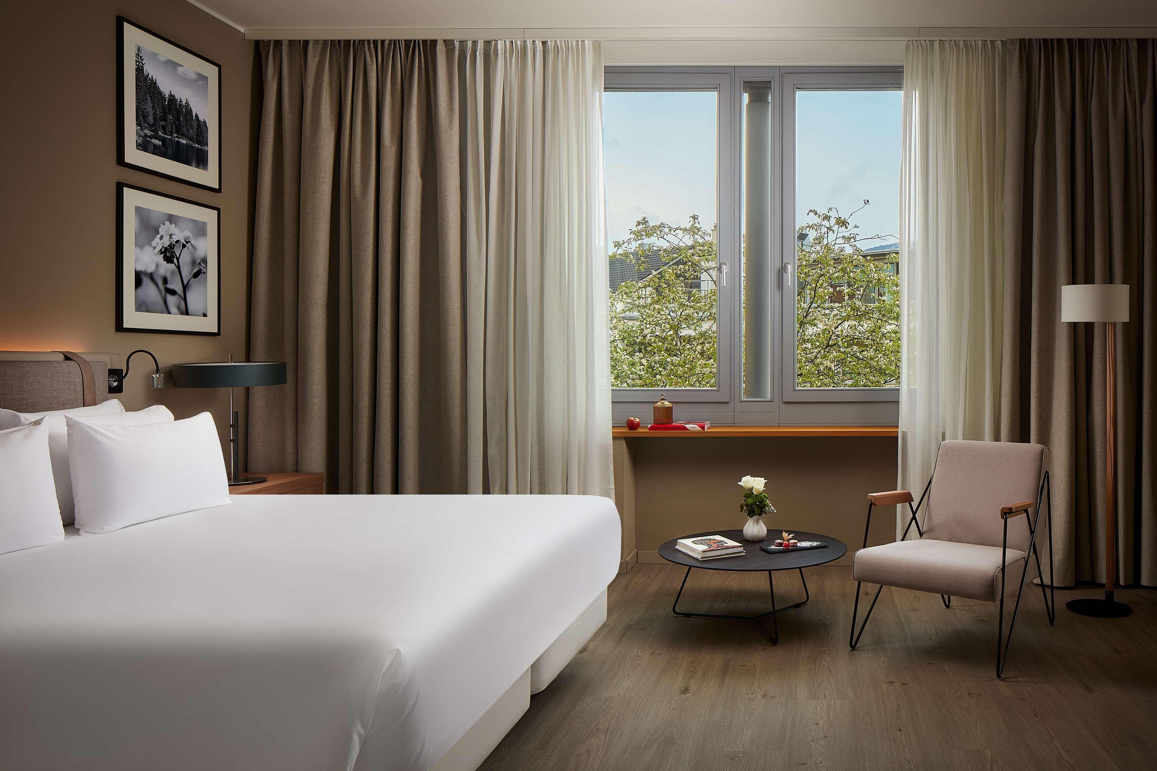 Ropa de cama de alta calidad y minibar 