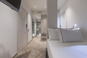 Kamar Single, 1 Tempat Tidur Twin | Minibar, brankas, tirai kedap cahaya, dan kedap suara