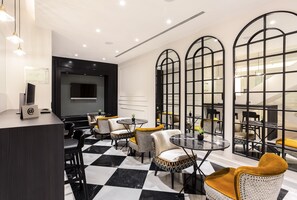 Lobby-Lounge
