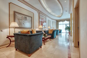 42-inch LCD TV with satellite channels, TV - Hotel Roger de Lluria Barcelona (Barcelona)