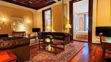 Suite, 2 Schlafzimmer | Bettwäsche aus ägyptischer Baumwolle, hochwertige Bettwaren