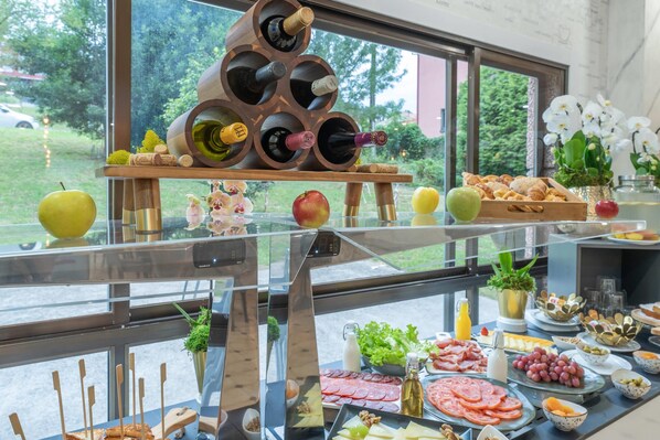 Daily continental breakfast for a fee