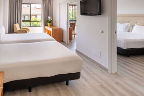 1 King Bed, Suite | Minibar, in-room safe, desk, free WiFi