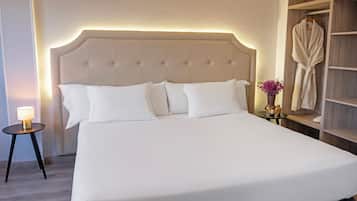 1 King Bed, Suite | Minibar, in-room safe, desk, free WiFi