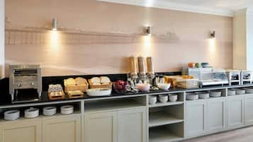 TĂ€gliches FrĂŒhstĂŒcksbuffet (14.50 GBP pro Person)