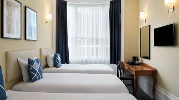 Hypo-allergenic bedding, desk, iron/ironing board, free WiFi