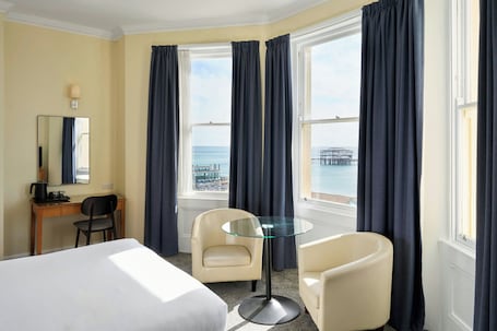 Room, 1 King Bed, Non Smoking, Sea View | Hypo-allergenic bedding, desk, iron/ironing board, free WiFi