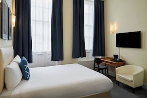 Standard Room, 1 Double Bed, Non Smoking | Hypo-allergenic bedding, desk, iron/ironing board, free WiFi
