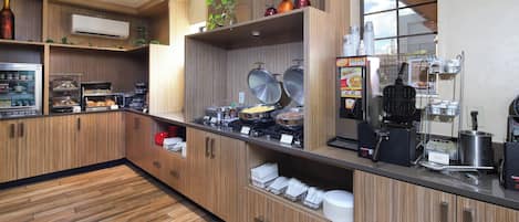 Free daily continental breakfast