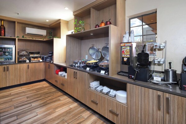 Free daily continental breakfast 