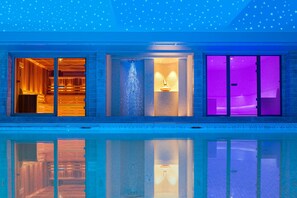 Couples treatment room(s), sauna, hot tub, steam room, body treatments