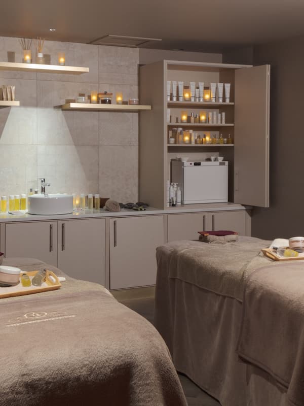 Couples treatment room(s), sauna, hot tub, steam room, body treatments
