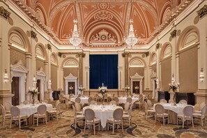 Banquet hall - The College Green Hotel Dublin, Autograph Collection (Dublin)