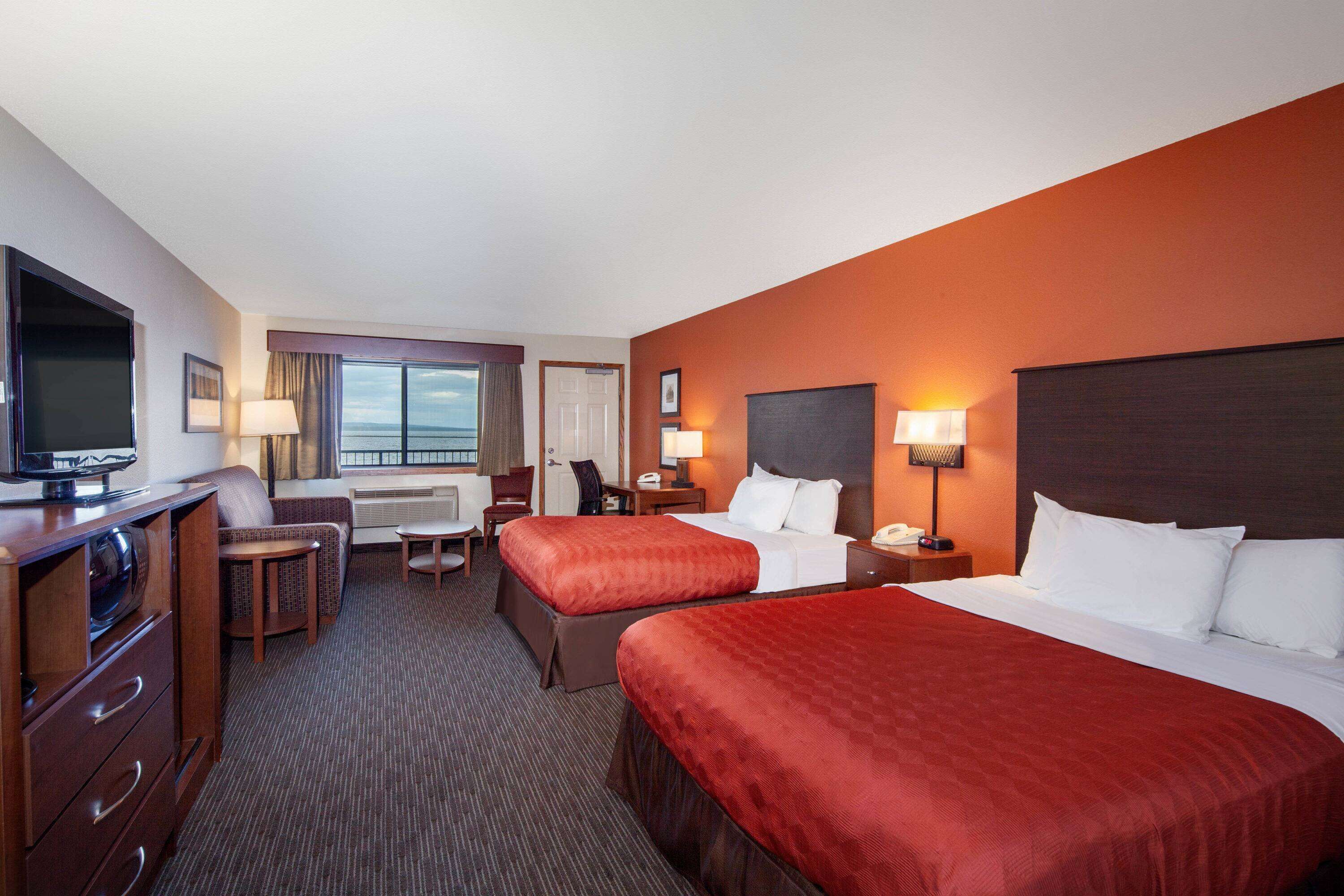 デスク、遮光カーテン、アイロン / アイロン台、WiFi (無料)