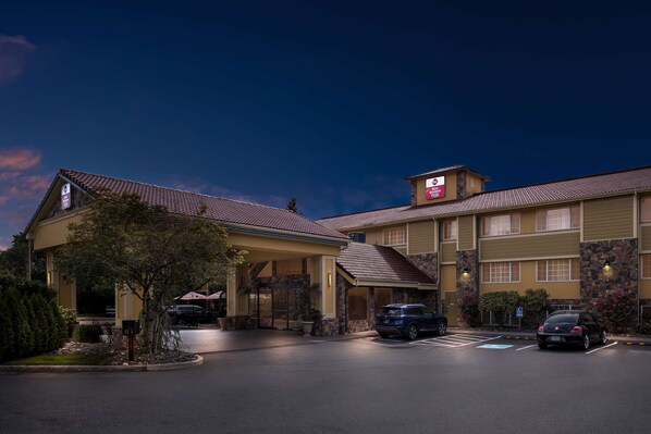 Exterior - Best Western Plus Parkway Inn (Wilsonville)