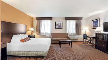 Standard Room, 1 King Bed with Sofa bed, Accessible, Bathtub (with Sofabed) | Hypo-allergenic bedding, in-room safe, laptop workspace, blackout drapes