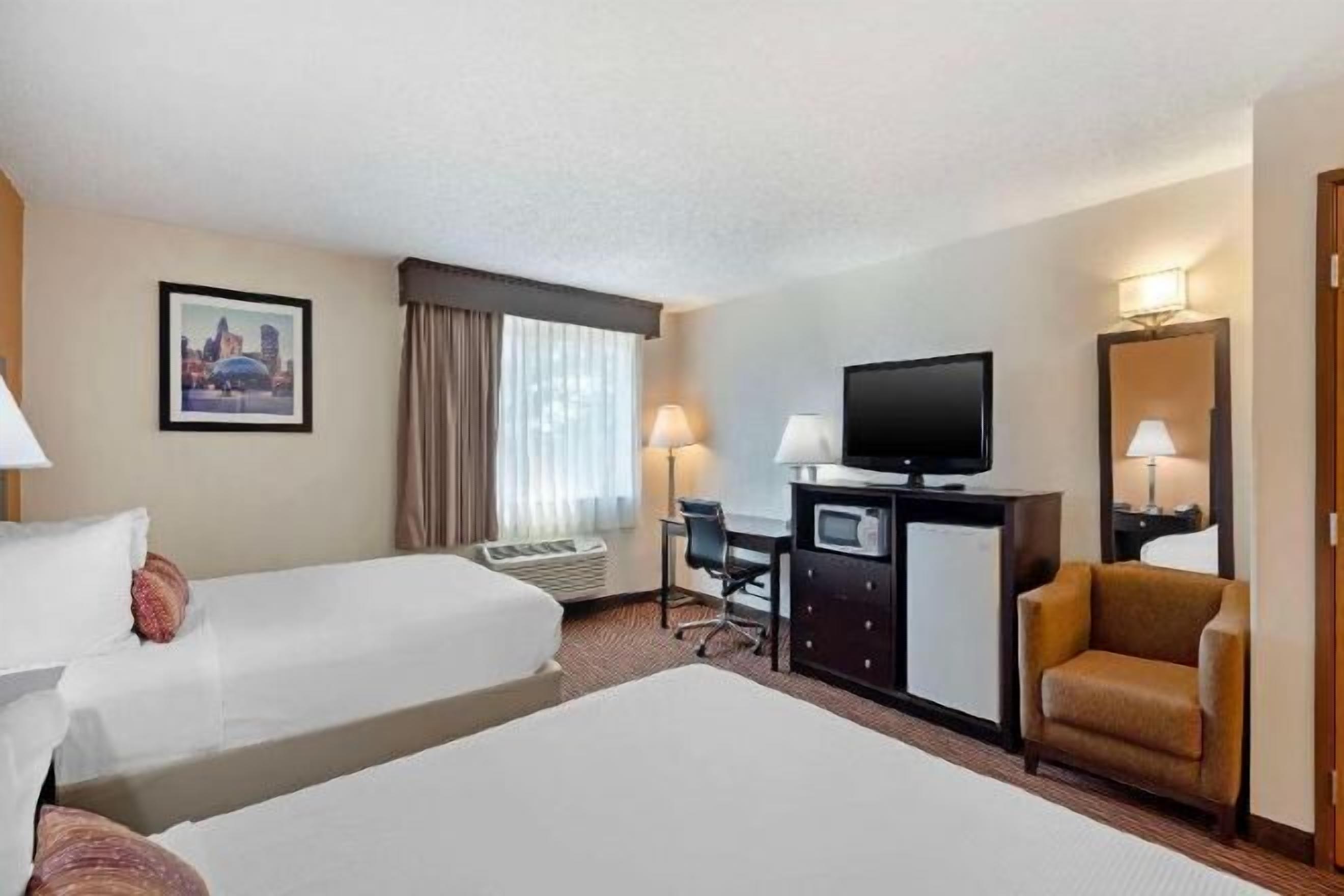 防过敏的被褥、客房内保险箱、笔记本电脑工作区、遮光窗帘