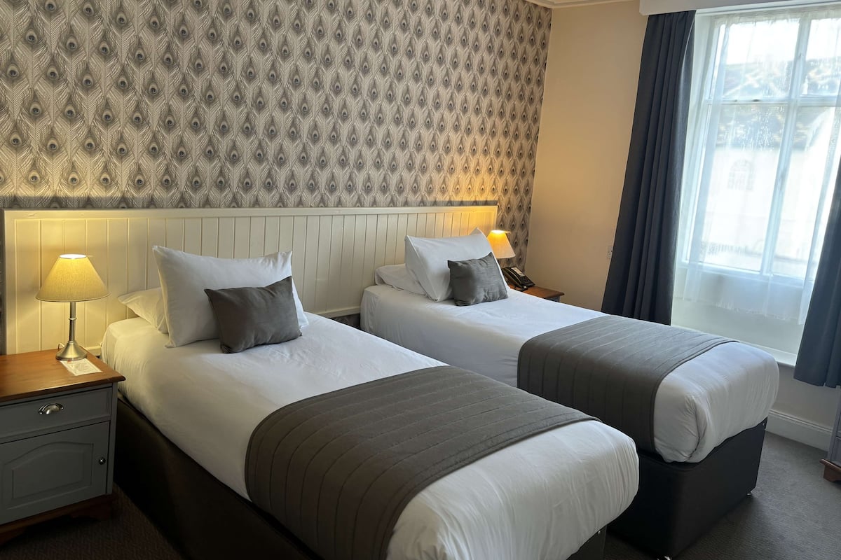Comfort Room, 2 Single Beds, Non Smoking