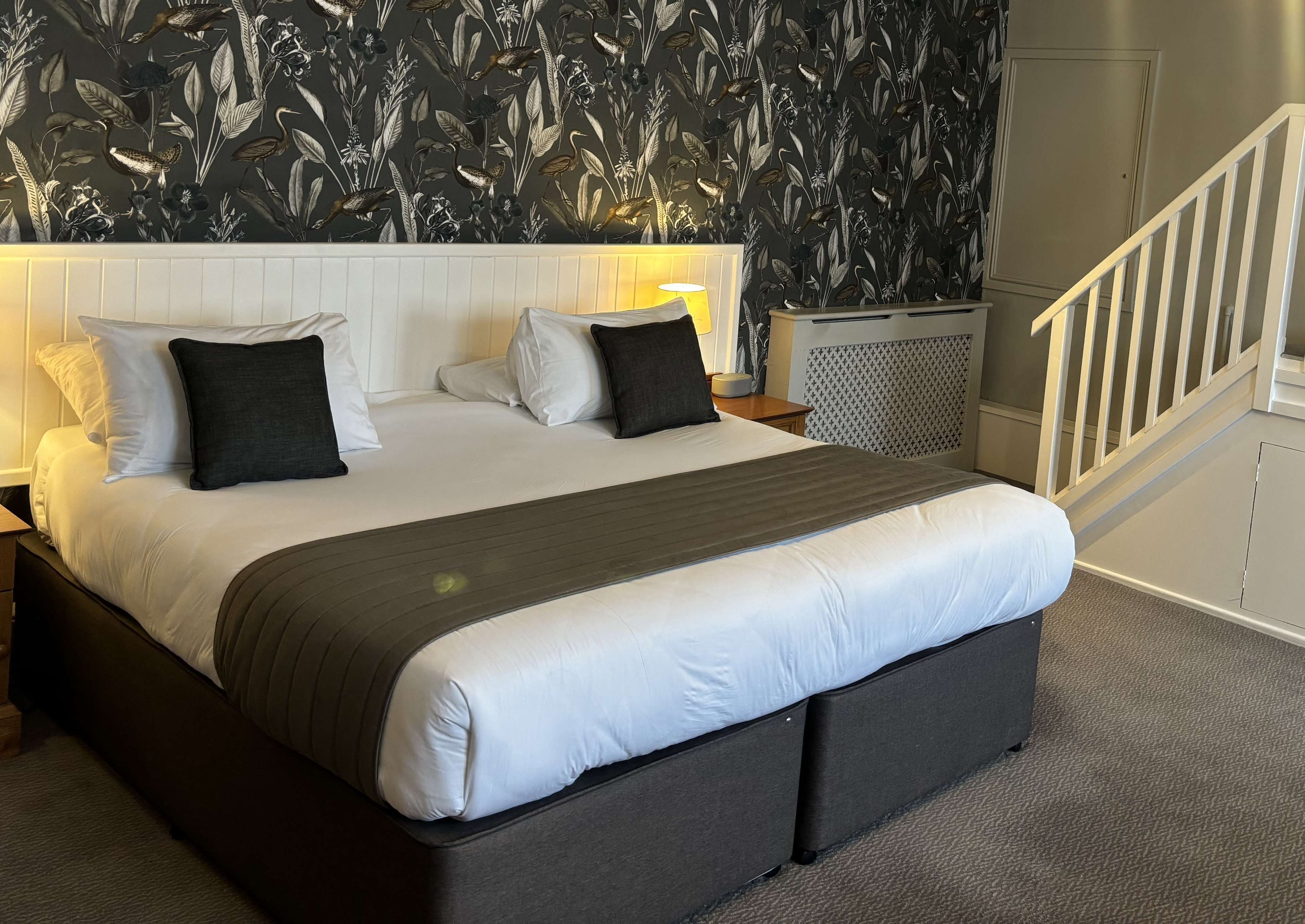 executive room, 1 queen bed, non smoking (with sofabed) | hypo-allergenic bedding, in-room safe, desk, laptop workspace