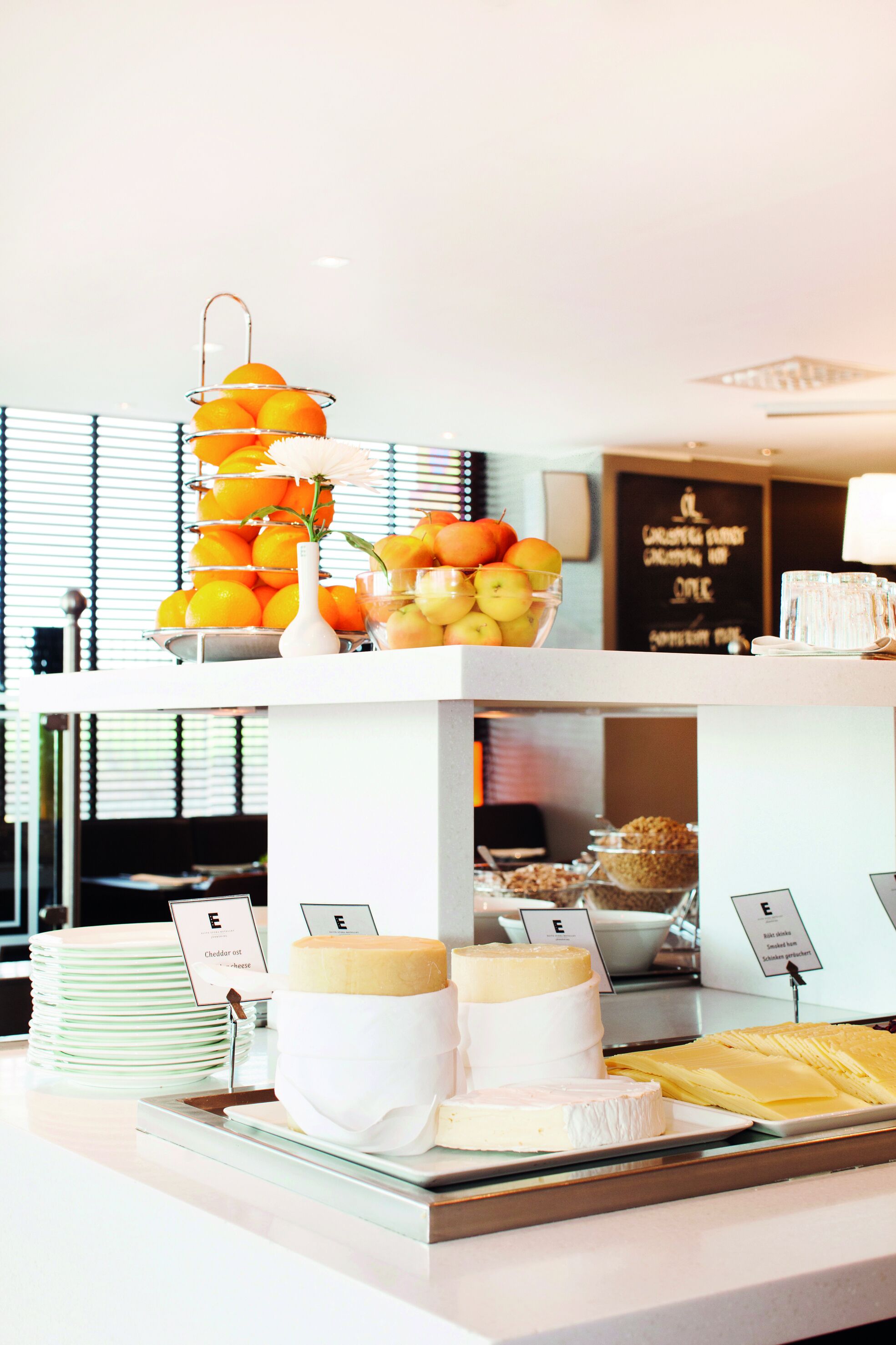 free daily self-service breakfast