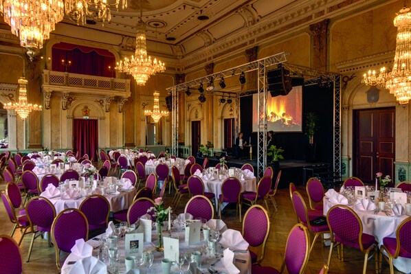 Banquet hall