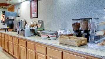 Free daily continental breakfast