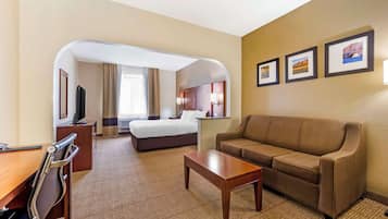 Suite, 1 kingsize-seng med sovesofa, ikke-røyk (Pet Friendly) | Sengetøy av topp kvalitet, skrivebord og skrivebord for bærbar PC