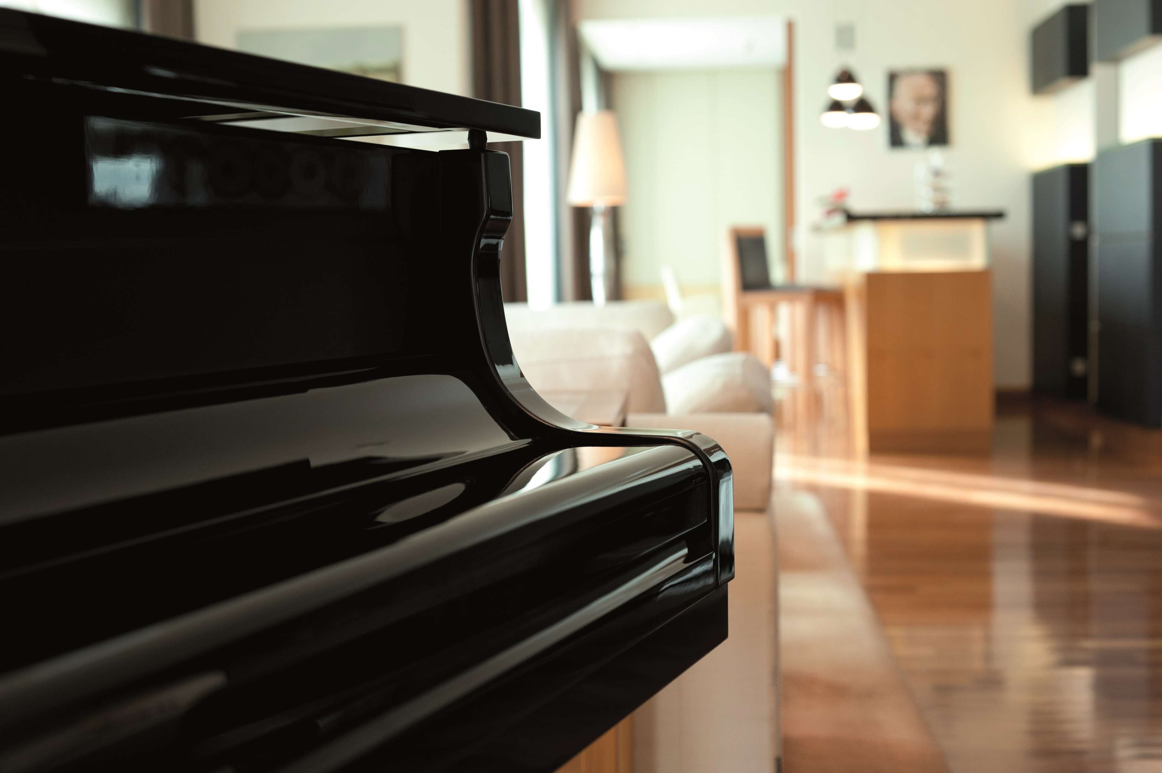 1 bedroom, hypo-allergenic bedding, pillow-top beds, in-room safe