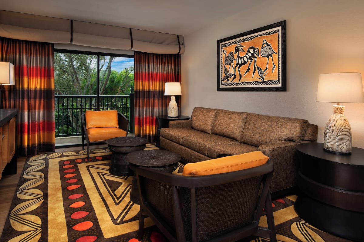 Cofres nos quartos, escrivaninha, espaço de trabalho para notebook