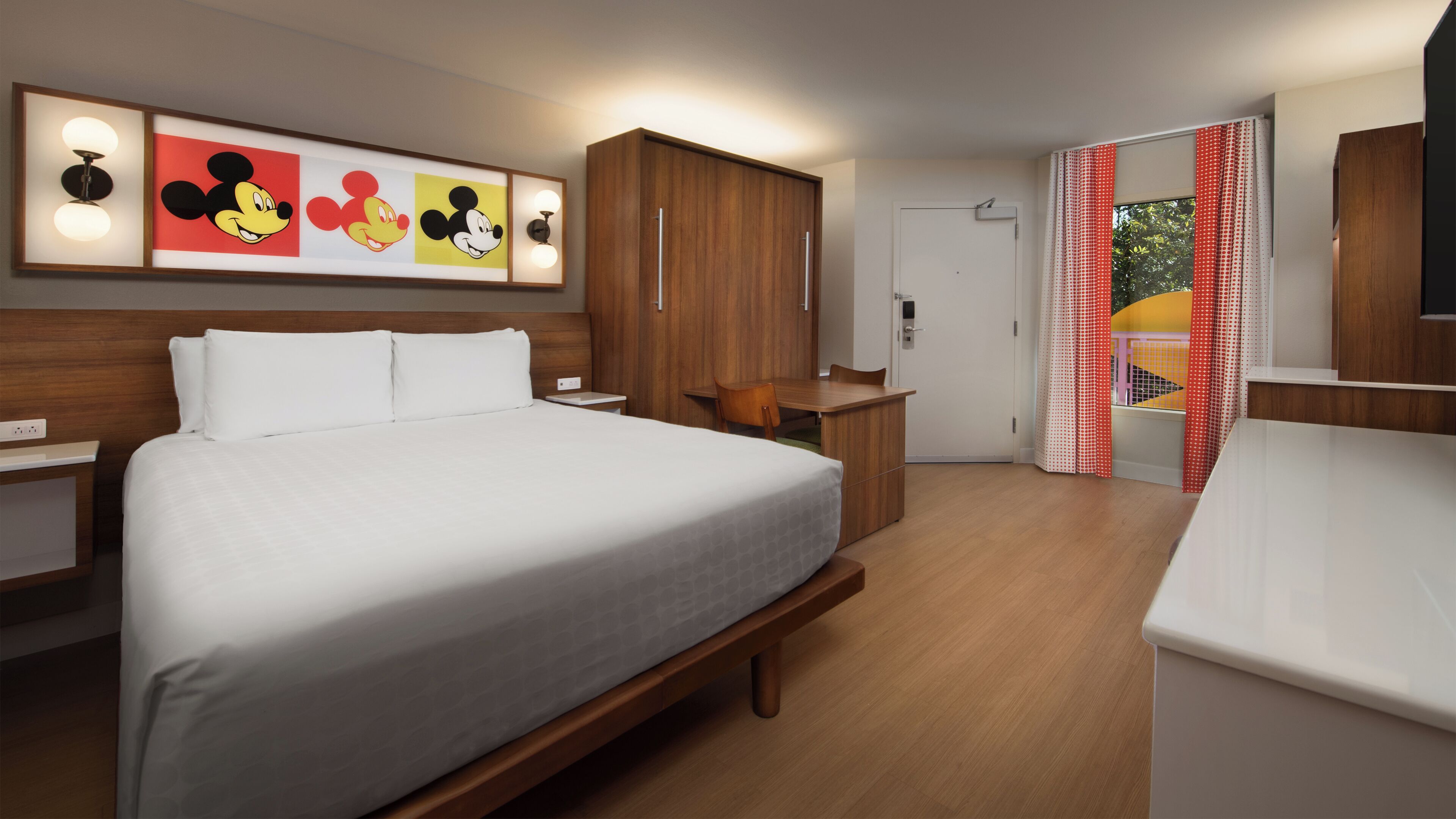 standard room | in-room safe, iron/ironing board, free wifi, bed sheets
