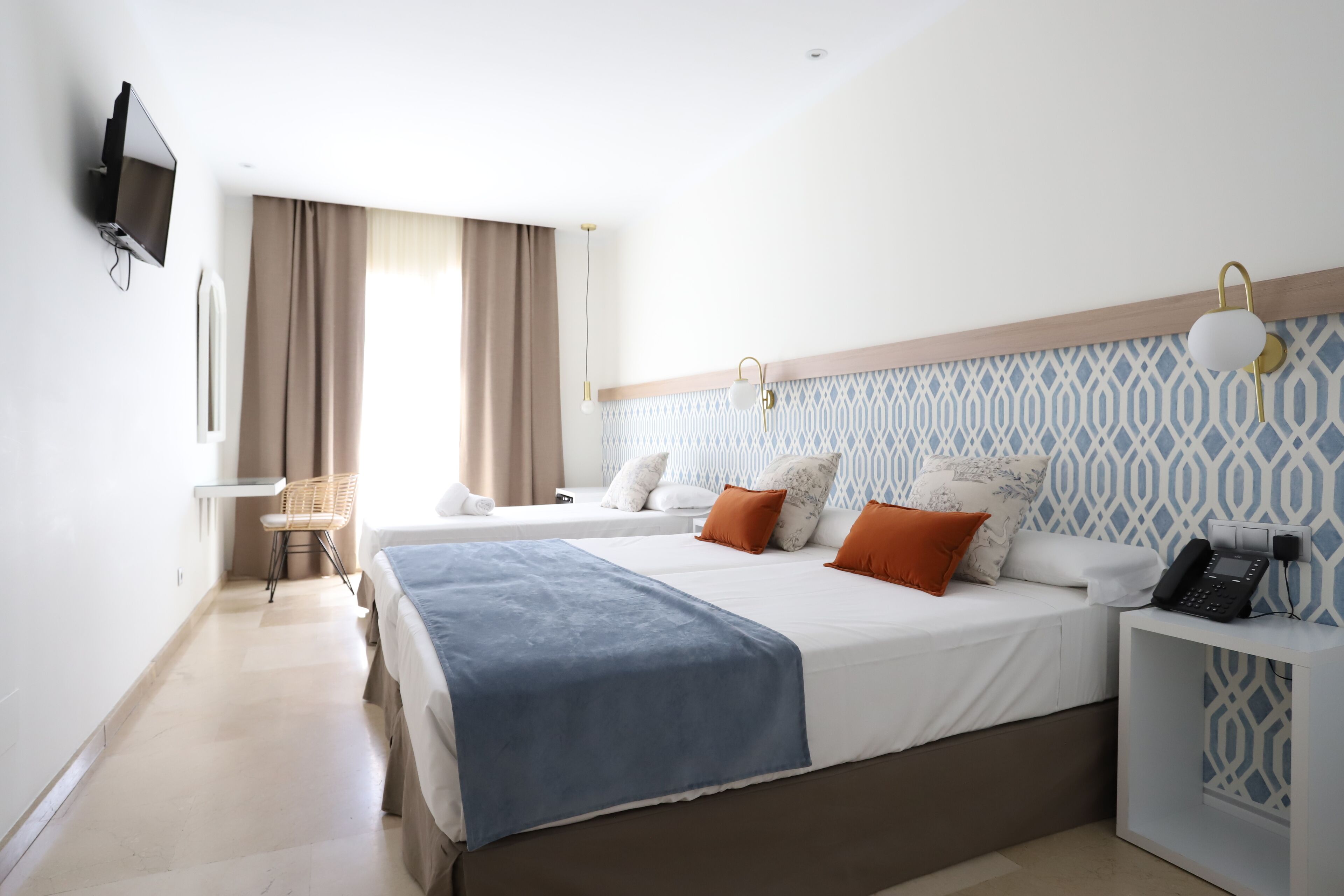 Coffres-forts dans les chambres, bureau