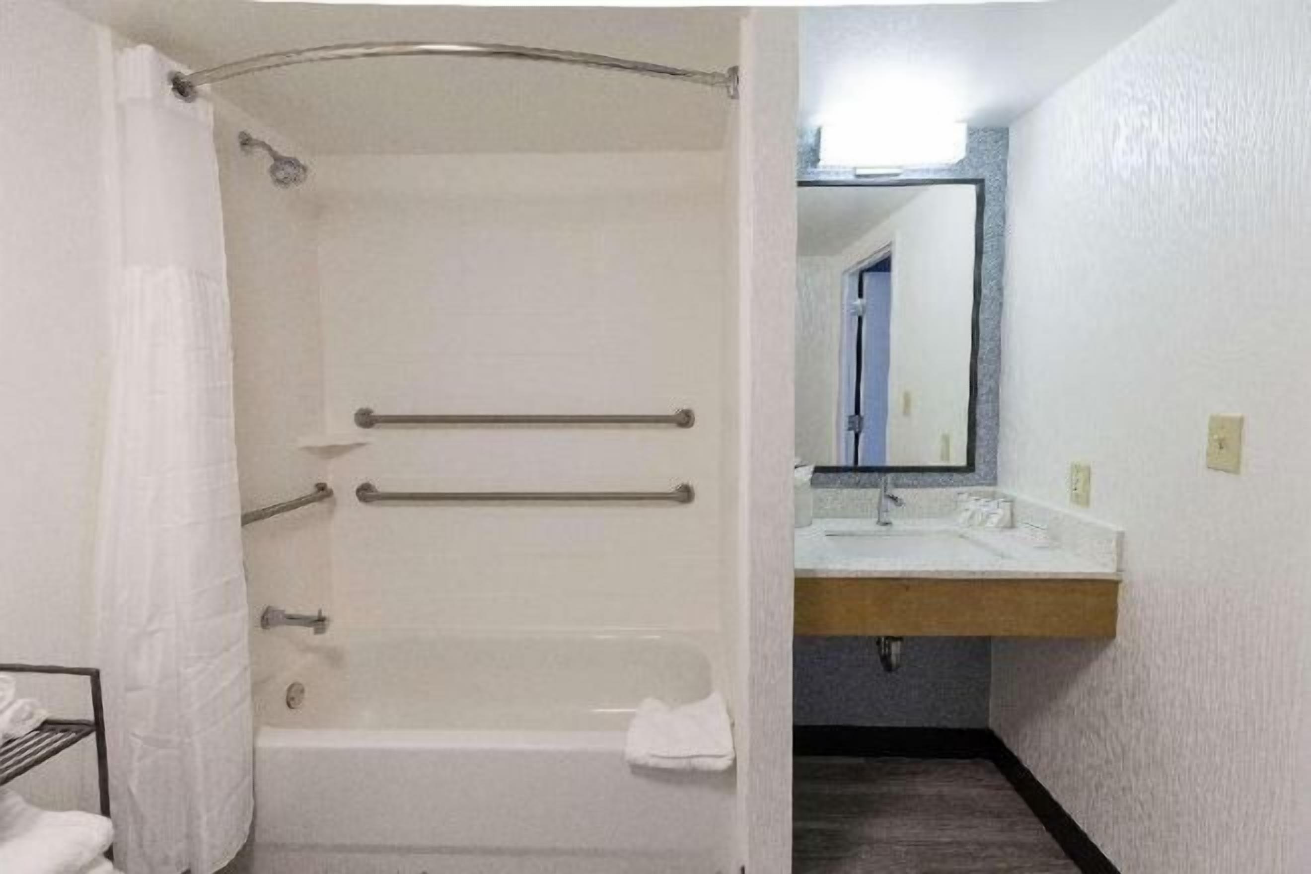 环保洗浴用品、吹风机、毛巾