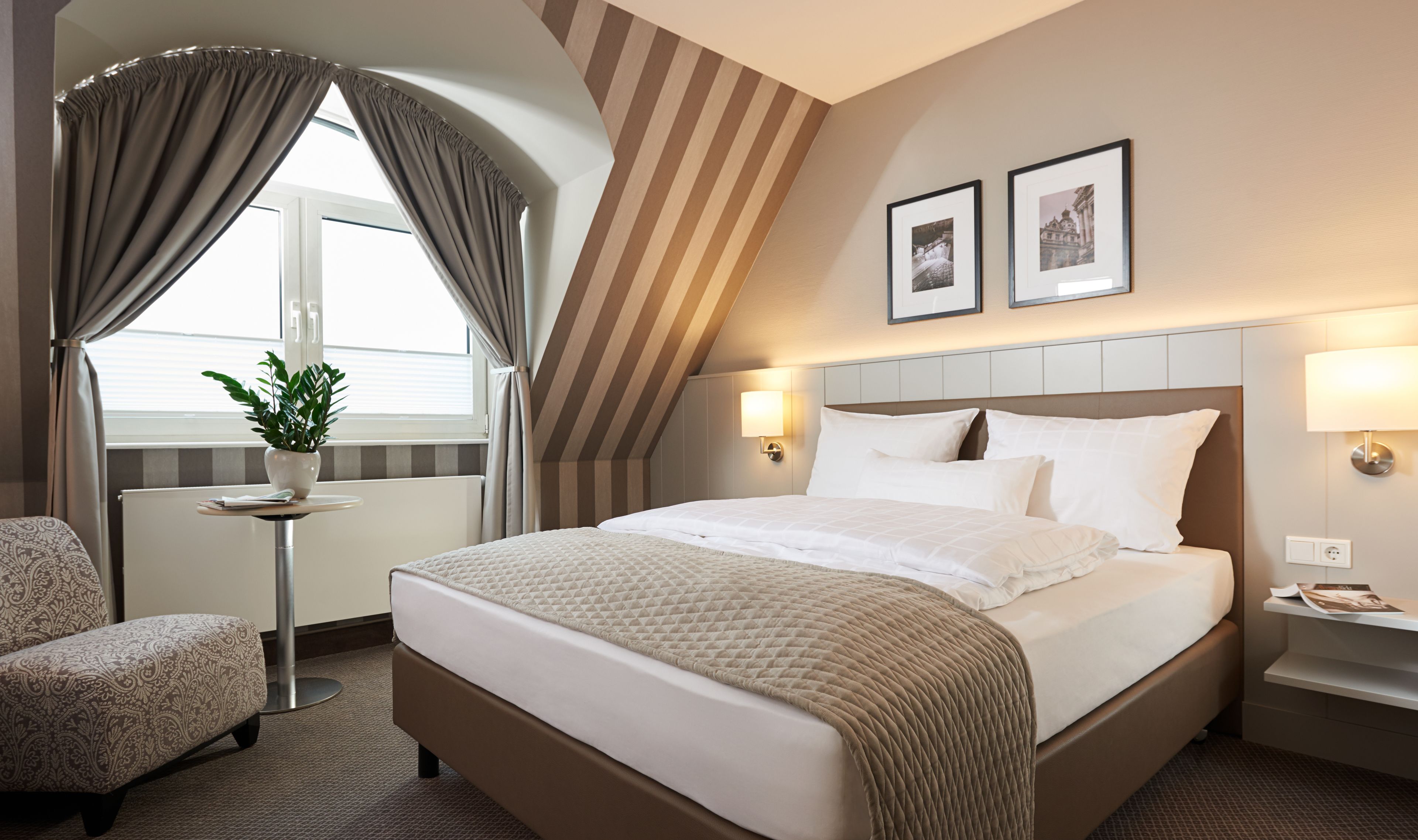 double room single use | hypo-allergenic bedding, minibar, desk, blackout curtains