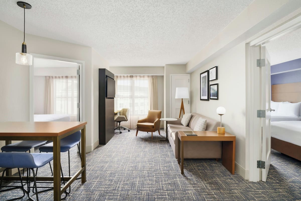 1 bedroom, pillow-top beds, in-room safe, desk