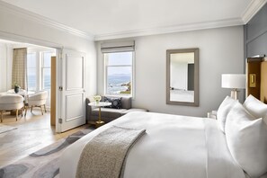 Suite Club, 1 lit double, foyer | Draps en coton égyptien, literie de qualité, couette en duvet