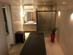 Massage/treatment rooms
