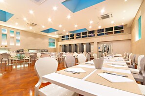 包含每日自助早餐