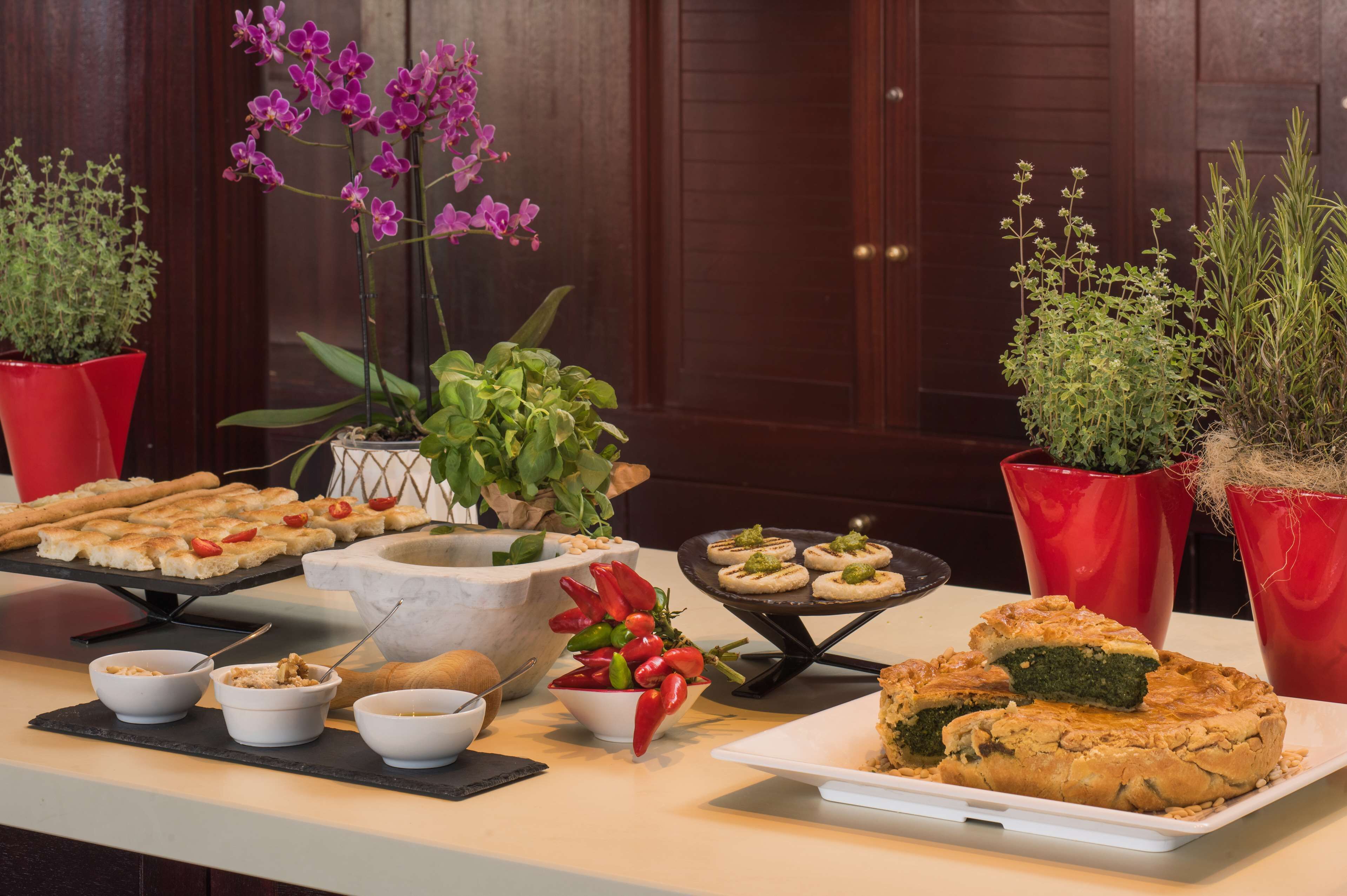 daily buffet breakfast for a fee