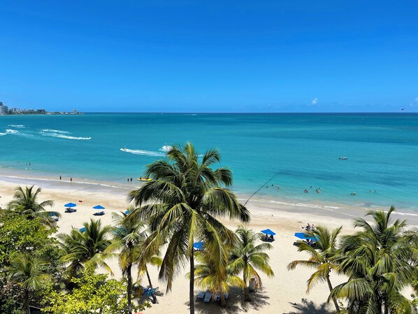 Ubicación a pie de playa y toallas de playa